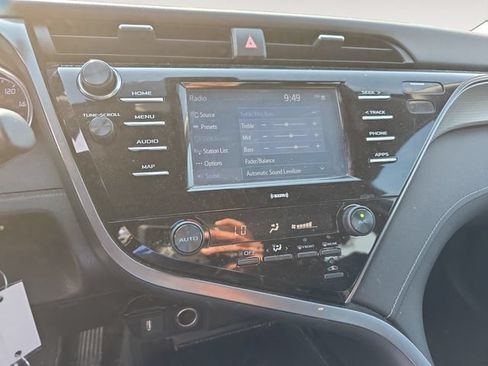 Used 2020 Toyota Camry SE FWD image 10