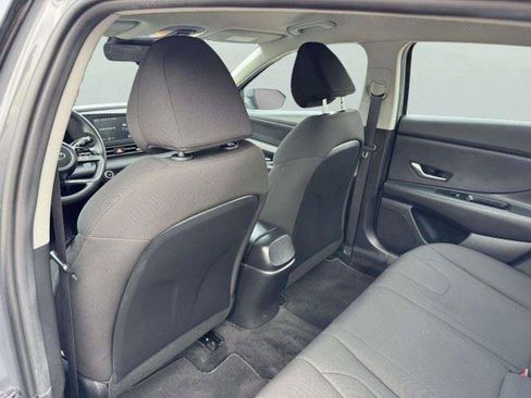 Used 2023 Hyundai Elantra SEL FWD image 41