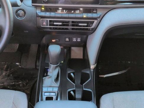 Used 2025 Toyota Camry LE w/ Convenience Package FWD image 17