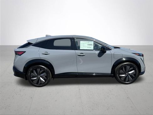 Used 2025 Nissan Ariya Platinum image 6