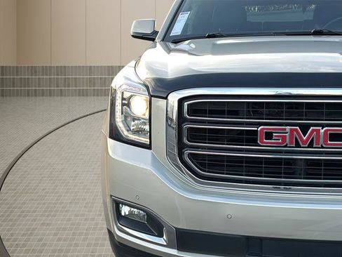 Used 2017 GMC Yukon SLT image 10