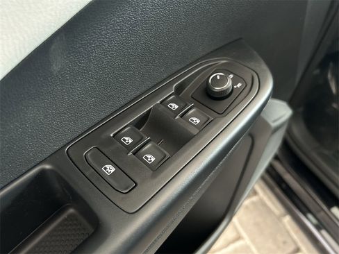 New 2026 Volkswagen Taos S image 11