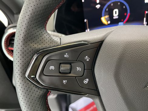 Used 2026 Chevrolet Trax RS w/ Sunroof Package FWD image 18