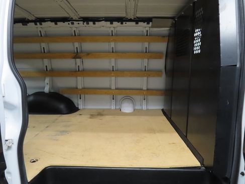 Used 2021 Chevrolet Express 2500 Work Van w/ Driver Convenience Package image 10