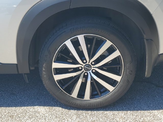 Certified 2025 Nissan Pathfinder Platinum w/ Cargo Package FWD image 39