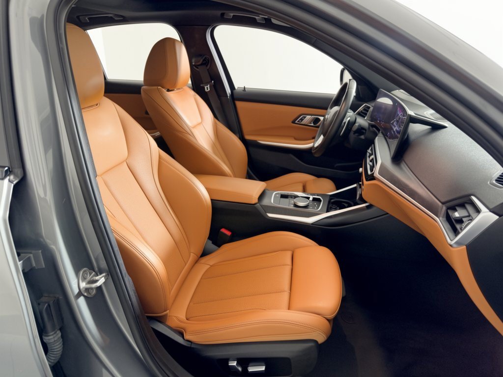 Used 2023 BMW 330i Sedan w/ Premium Package RWD image 30
