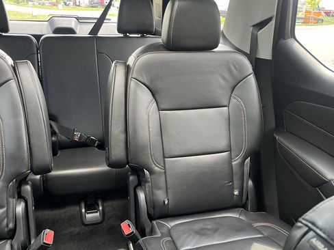 Used 2019 Chevrolet Traverse LT w/ LT Premium Package AWD/4WD image 33