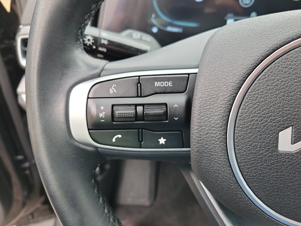 Used 2025 Kia Sportage EX w/ Premium Package FWD image 23