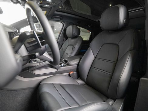 New 2026 Porsche Cayenne S image 5