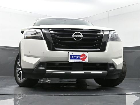 Used 2022 Nissan Pathfinder SL w/ SL Black Package image 28