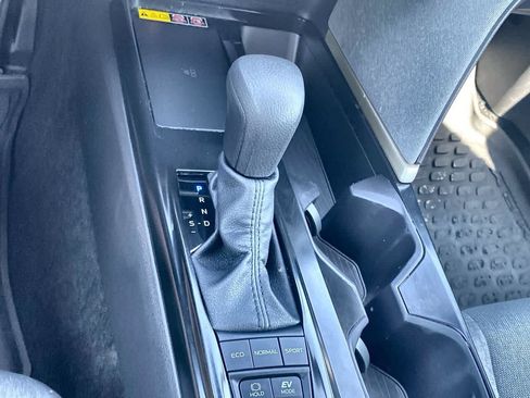 Used 2025 Toyota Camry LE w/ Convenience Package AWD/4WD image 19