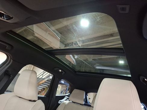 Used 2025 BMW X1 xDrive28i w/ Technology Package image 12