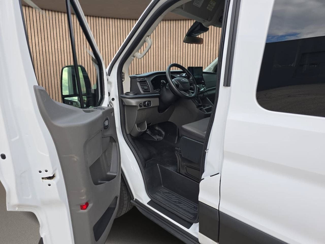 Used 2023 Ford Transit 350 XLT AWD/4WD image 13