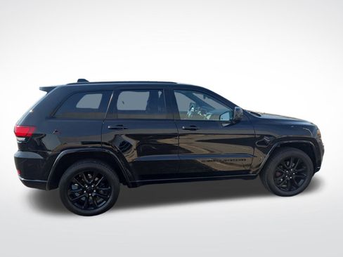 Used 2022 Jeep Grand Cherokee Laredo X image 5