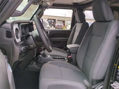 New 2025 Jeep Gladiator Sport image 16