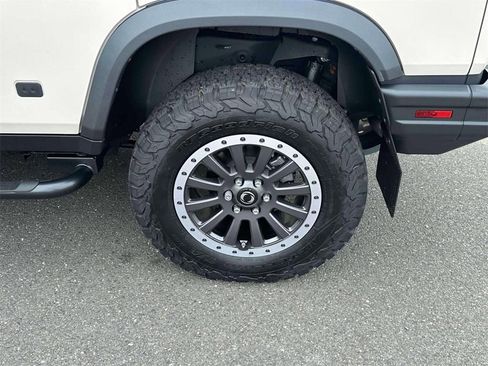 Used 2025 INEOS Grenadier Fieldmaster Edition image 8