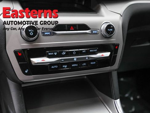 Used 2022 Ford Explorer XLT w/ Equipment Group 202A image 20