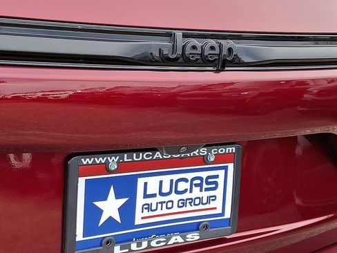 Certified 2024 Jeep Grand Cherokee Altitude image 32