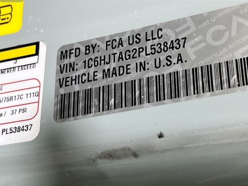 Used 2023 Jeep Gladiator Willys image 30