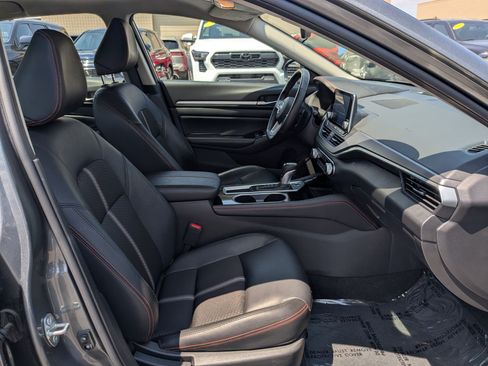 Used 2025 Nissan Altima 2.5 SR FWD image 33