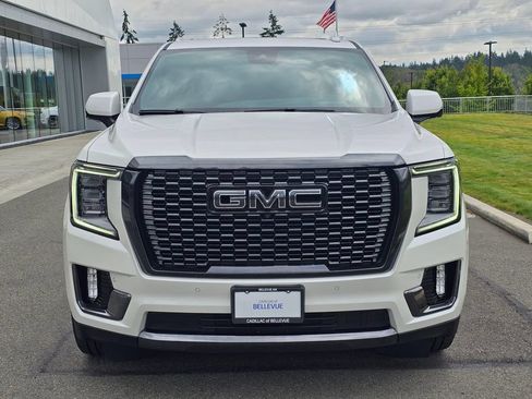 Used 2023 GMC Yukon Denali Ultimate w/ LPO, Floor Liner Package AWD/4WD image 8