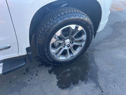 Used 2024 Chevrolet Silverado 1500 High Country w/ Technology Package image 35