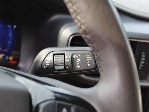 Used 2023 Ford Explorer Platinum w/ Technology Package AWD/4WD image 21