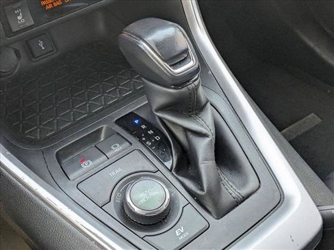 Used 2022 Toyota RAV4 XSE image 12