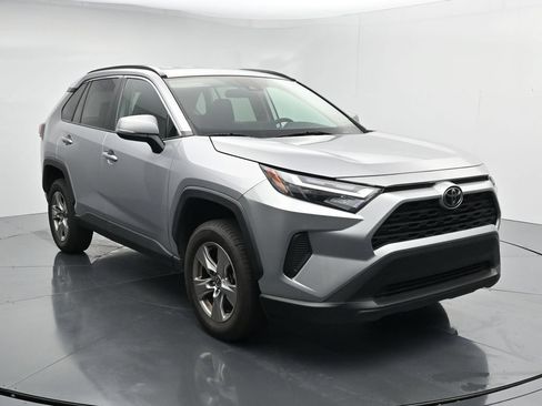 Used 2024 Toyota RAV4 XLE AWD/4WD image 2