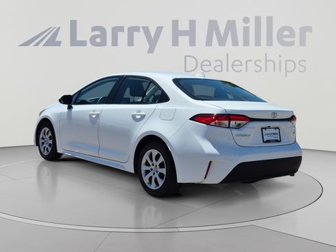 Used 2024 Toyota Corolla LE FWD image 3