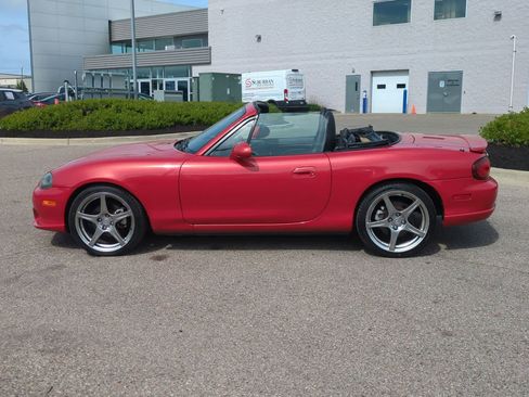 Used 2004 MAZDA MX-5 Miata MAZDASPEED w/ Grand Touring Pkg RWD image 5