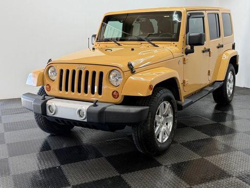 Used 2013 Jeep Wrangler Unlimited Sahara w/ Connectivity Group AWD/4WD image 4