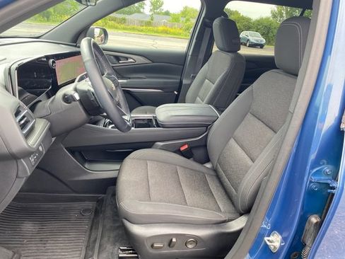 Certified 2024 Chevrolet Traverse LT w/ LPO, Floor Liner Package FWD image 16
