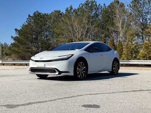 Used 2025 Toyota Prius XSE image 13