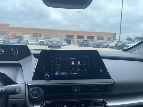 Used 2025 Toyota Prius LE image 18