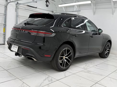 Certified 2025 Porsche Macan image 11