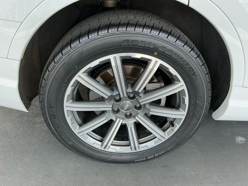 Used 2019 Audi Q7 2.0T Premium Plus w/ Premium Plus Package AWD/4WD image 29