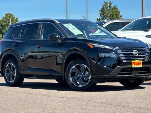 Used 2024 Nissan Rogue SV AWD/4WD image 2