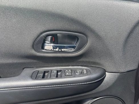 Certified 2021 Honda HR-V LX image 9