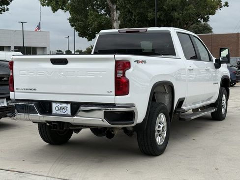 Used 2025 Chevrolet Silverado 2500 LT w/ Convenience Package AWD/4WD image 4