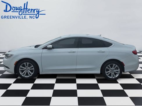 Used 2017 Chrysler 200 Limited Platinum w/ Comfort & Convenience Group FWD image 2