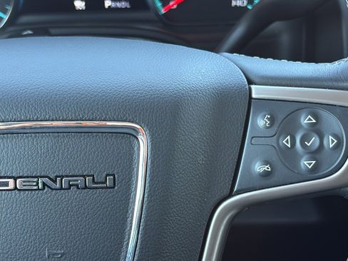 Used 2020 GMC Yukon Denali image 23