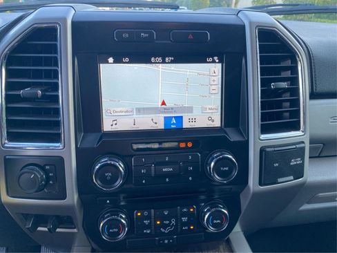 Used 2018 Ford F350 Lariat AWD/4WD image 16