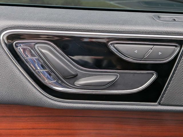 Used 2022 Lincoln Navigator 4WD image 20