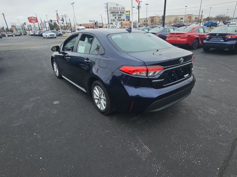 Certified 2024 Toyota Corolla LE w/ LE Convenience Package FWD image 5