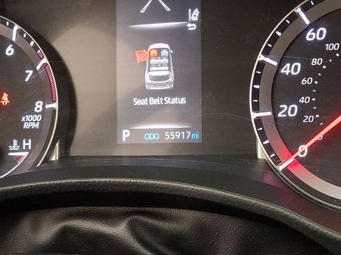 Used 2022 Toyota Highlander LE AWD/4WD image 5