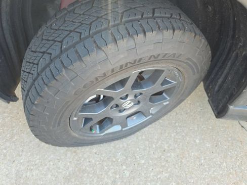 Used 2025 Honda Pilot TrailSport image 10