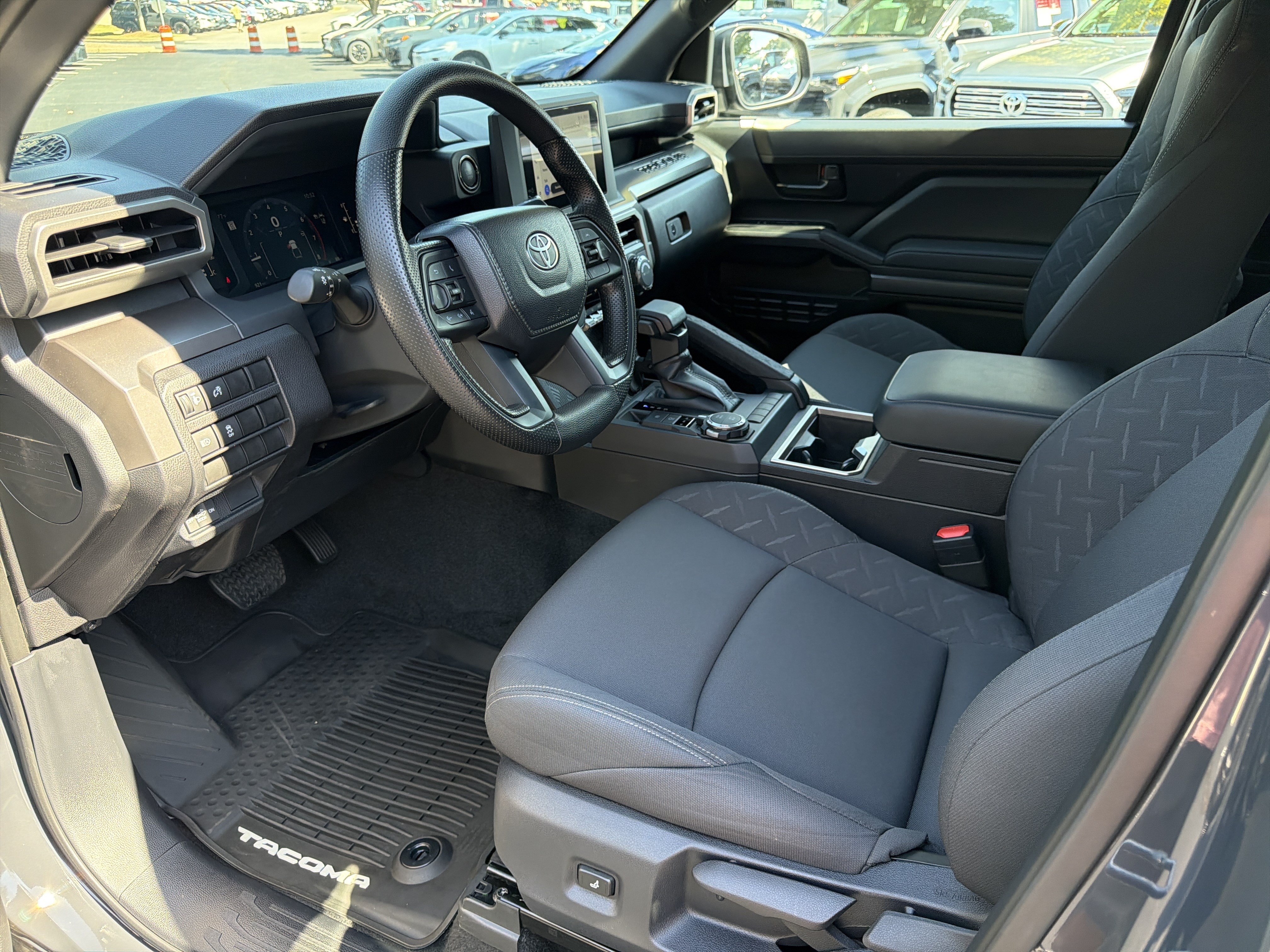 Used 2024 Toyota Tacoma SR5 AWD/4WD image 9