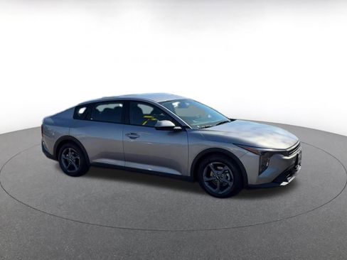 Used 2025 Kia K4 FWD image 2