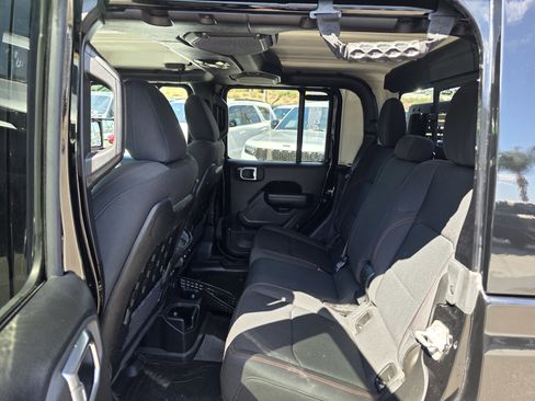 Certified 2022 Jeep Gladiator Rubicon image 17